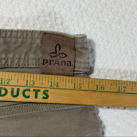 prAna Organic Cotton Khaki Cargo Outdoor Hiking Camping Shorts Women Sz 30W X 9L - Picture 5 of 16